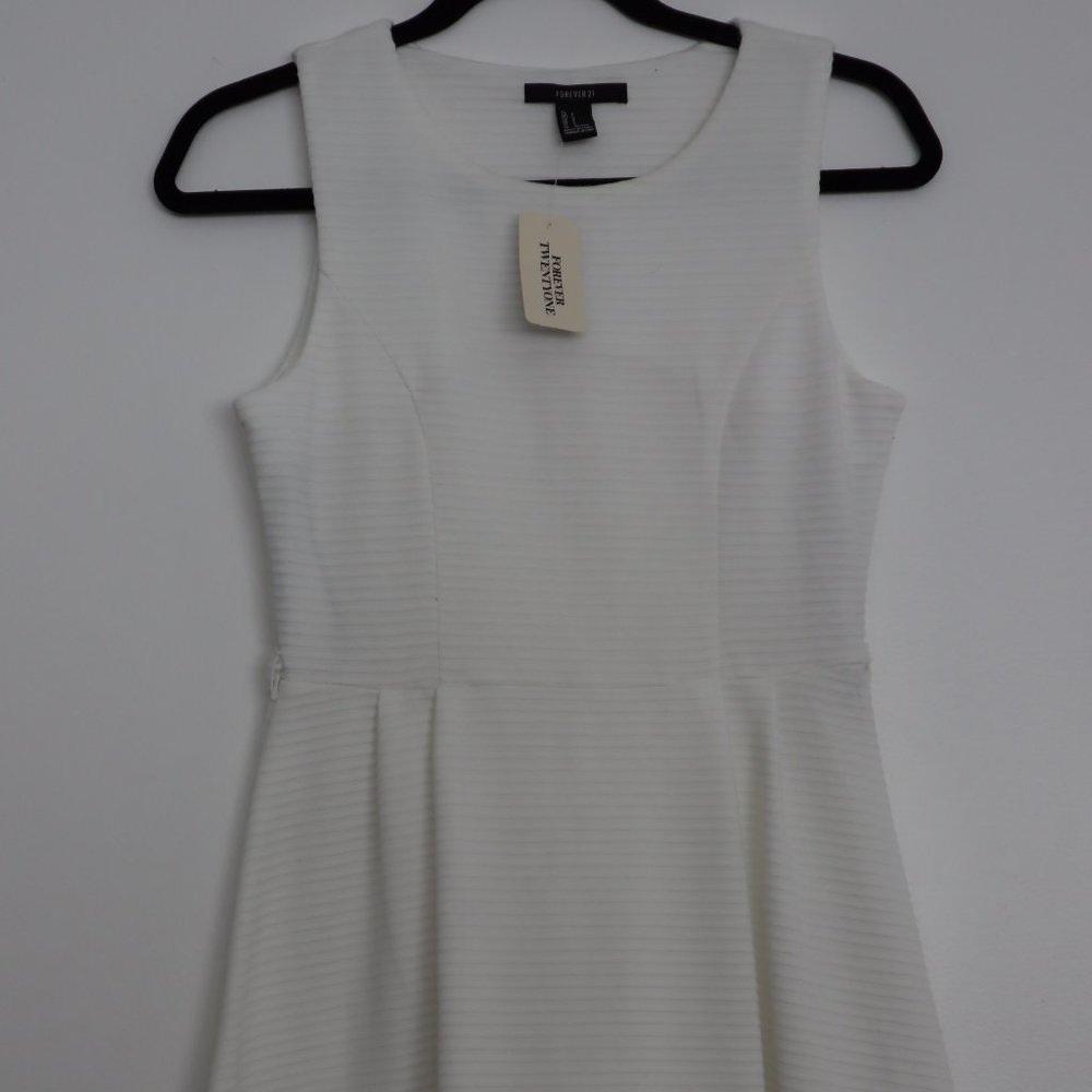 Sleeveless White Ribbed Dress